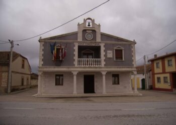 Fachada del Ayuntamiento de Arroyo de Cuéllar / F.BLANCO