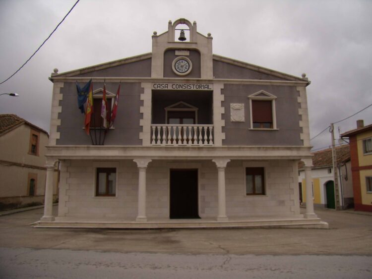 Luto en Arroyo de Cuéllar en memoria de Mainca 1 Ayuntamiento de Arroyo de Cuéllar.