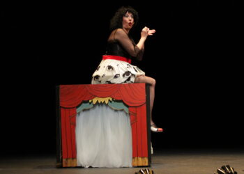 Actuación de Eugenia Manzanera / E.A.