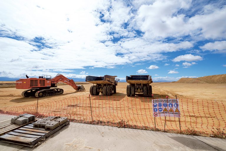Obras en el polígono Los Hitales de Bernuy de Porreros / kamarero