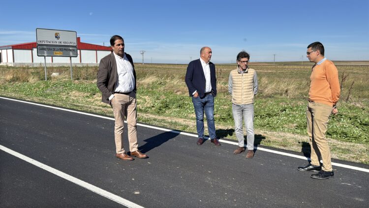 De Vicente visita la carretera SG-V-2115 / DIPUTACIÓN DE SEGOVIA