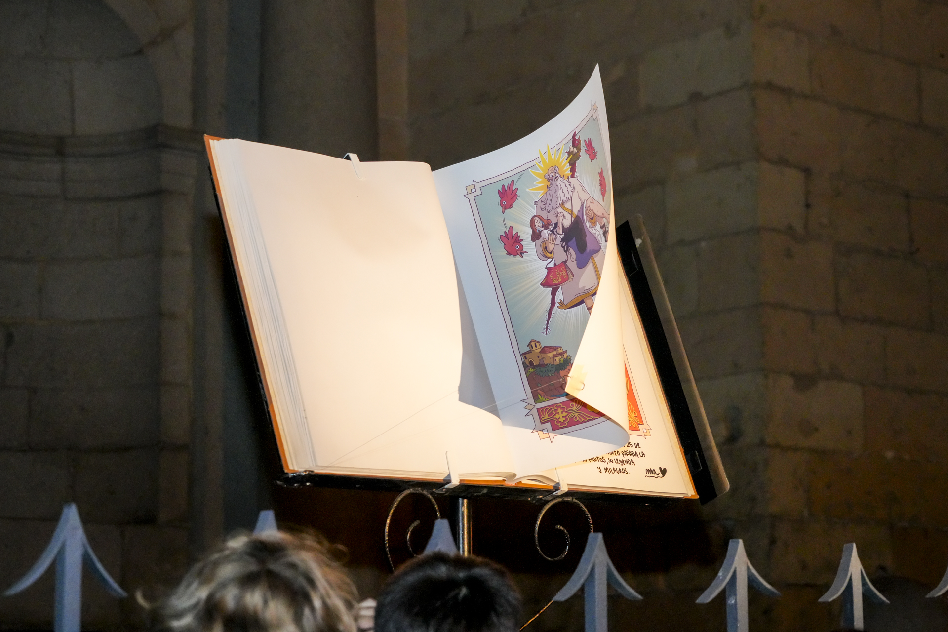 Momento del paso de la hoja.