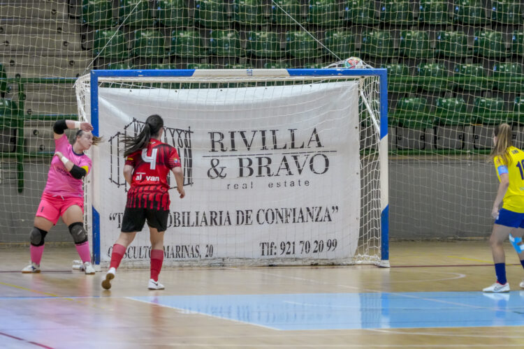 Duelo en las alturas entre Segosala y Bembrive 1 Un gol conseguido por el Segosala Naturpellet en un encuentro anterior./ E.A.