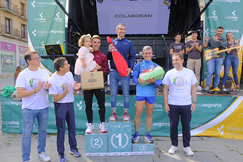 Galería de fotos de la XIII Carrera y marcha solidaria de Caja Rural contra el cáncer 4 54079332902 5294803a22 k