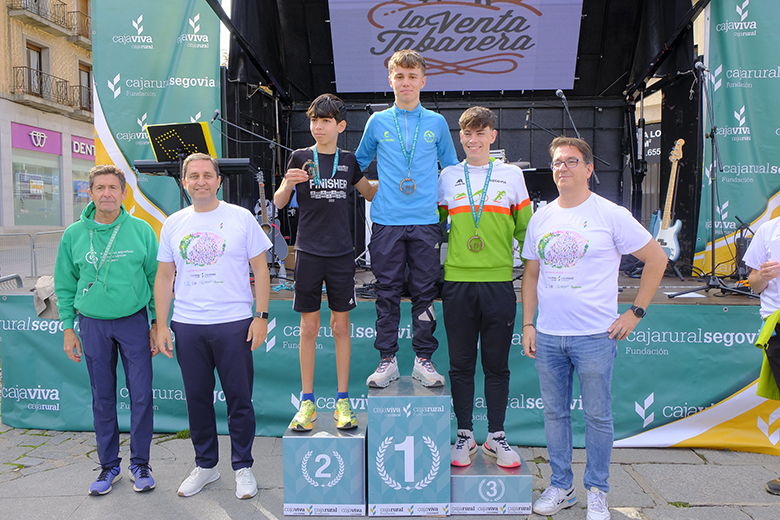 Galería de fotos de la XIII Carrera y marcha solidaria de Caja Rural contra el cáncer 5 54079333362 0c01459966 k