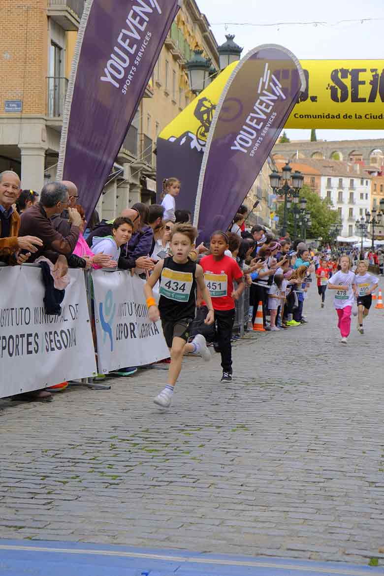 Galería de fotos de la XIII Carrera y marcha solidaria de Caja Rural contra el cáncer 6 54080160531 2553285340 k