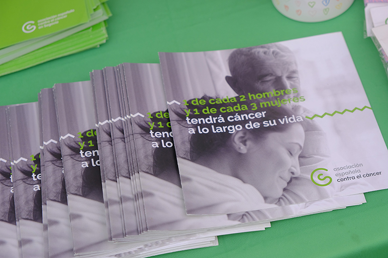 Galería de fotos de la XIII Carrera y marcha solidaria de Caja Rural contra el cáncer 10 54080248406 49ed39d4be 6k