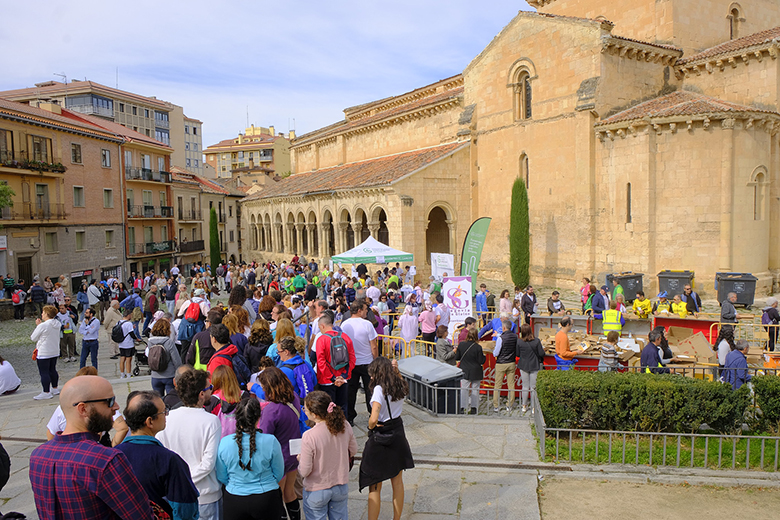 Galería de fotos de la XIII Carrera y marcha solidaria de Caja Rural contra el cáncer 14 54080478494 21824ca7ad k