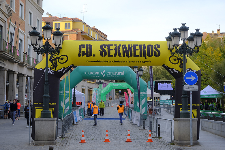 Galería de fotos de la XIII Carrera y marcha solidaria de Caja Rural contra el cáncer 23 54080692700 a8cbcbf034 6k