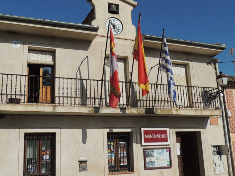 Ayuntamiento de Torrecaballeros / E.A.