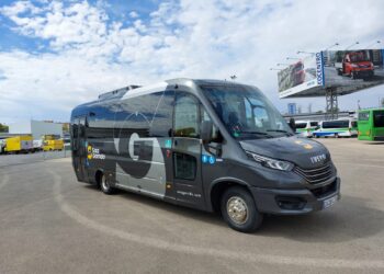 Autobús interurbano que recorre los núcleos de El Espinar / E.A.
