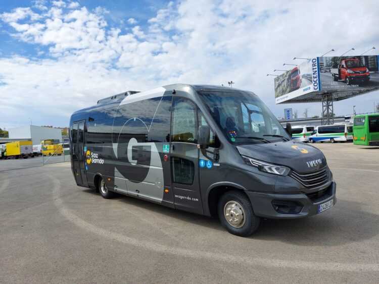 El transporte municipal de viajeros en El Espinar experimenta un alza 1 Autobús interurbano que recorre los núcleos de El Espinar / E.A.