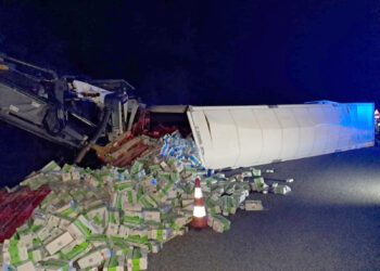 Camión siniestrado en la A6.