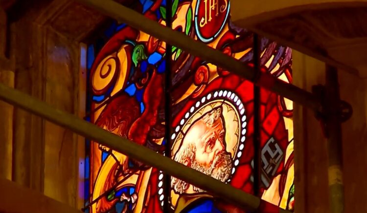 Vidriera restaurada.