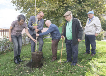 De Vicente visita la Unidad de Convivencia 'La Olmeda'. / KAMARERO