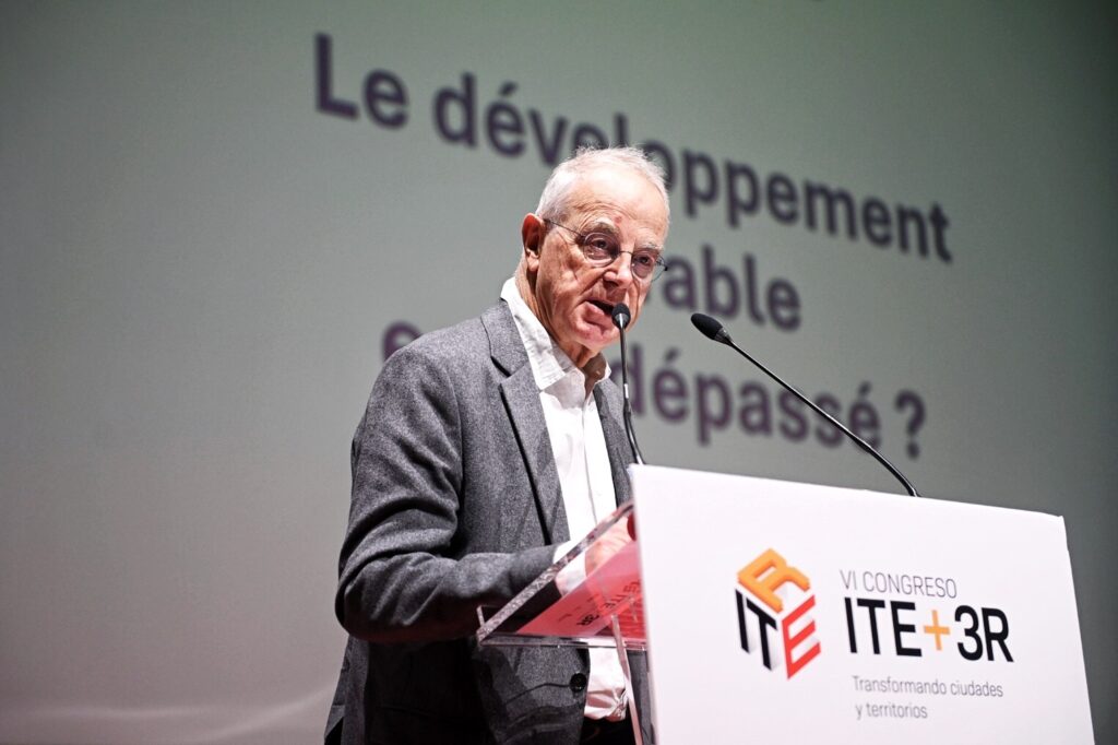 Dominique Bidou durante su ponencia.