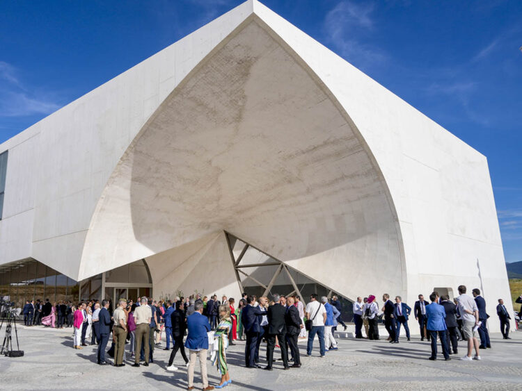 Los terrenos aledaños al CIDE albergarán el recinto ferial y un aparcamiento disuasorio 1 Evento celebrado en los exteriores del edificio del CIDE. / EL ADELANTADO
