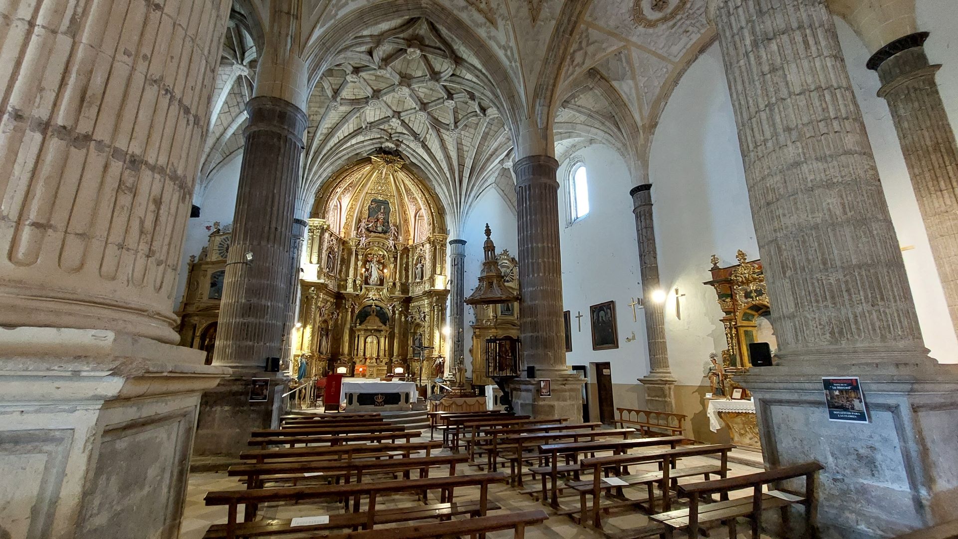 Las joyas de Paradinas (II): la iglesia parroquial de Nuestra Señora de la Asunción 4 Vista general del interior del templo.