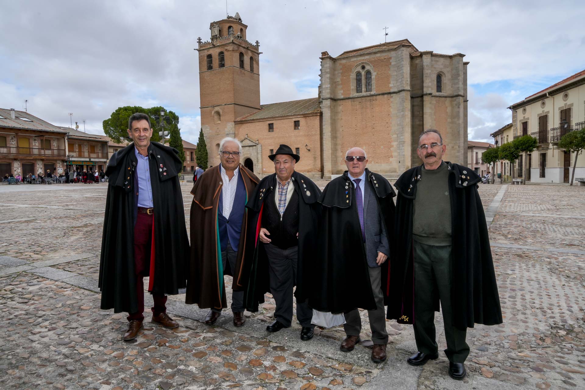 I Encuentro Trajes Regionales en Martin Munoz de las Posadas Fotografia Miguel Angel Fernandez 82