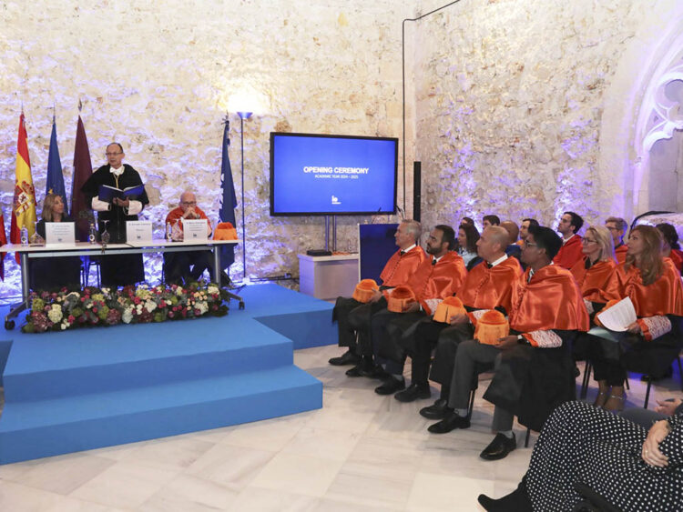 Acto oficial del inicio de curso en IE University. / VIMAGEN