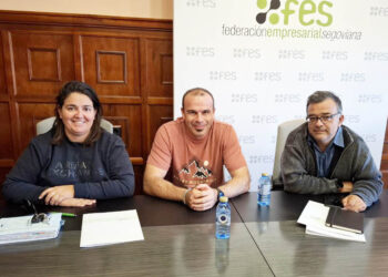 Mónica Gómez, Sergio Casas, y Juan Carlos Sánchez, Junta Directiva APAE