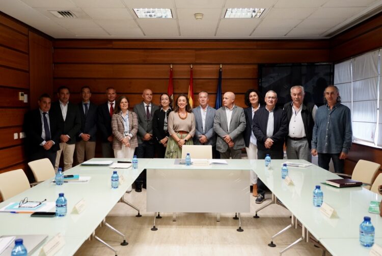 La Junta resuelve las ayudas para incorporar a 767 jóvenes al campo y modernizar 1.138 explotaciones 1 La Consejera de Agricultura preside la reunión del Consejo Agrario de Castilla y León. / Leticia Pérez