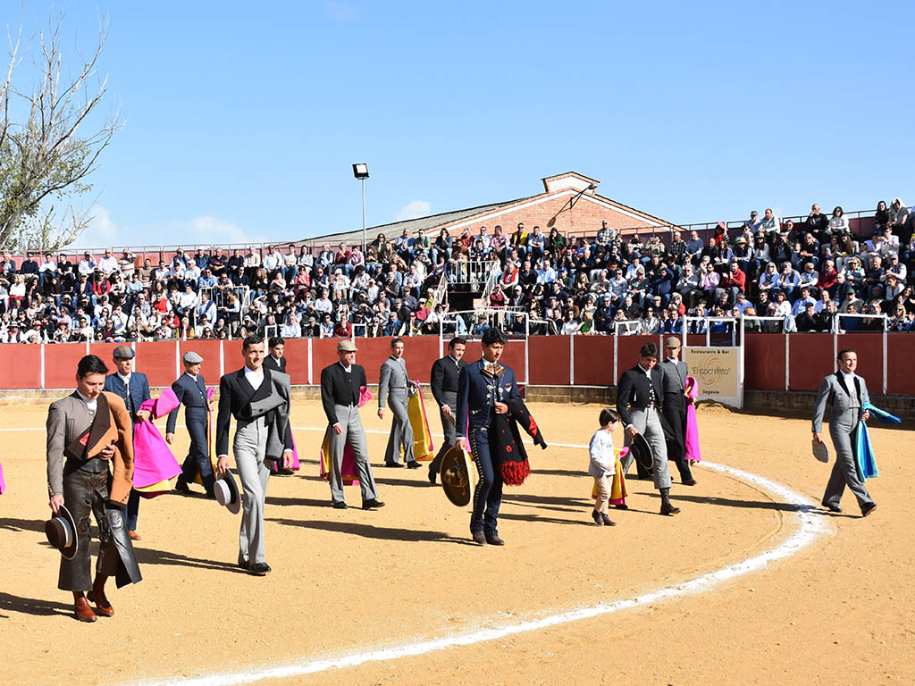 Paseíllo de un festival en Mozoncillo. / A.M.