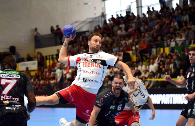 Un ‘monstruo’ viene a Nava 1 NAVA 4