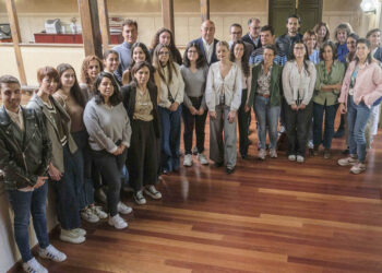 Recepción de  nuevos titulados que harán prácticas formativas. / KAMARERO