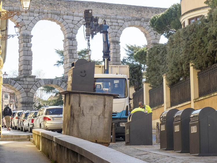 Pleno extraordinario para votar la subida de las Ordenanzas Fiscales 1 Servicio de recogida de basura. / KAMARERO