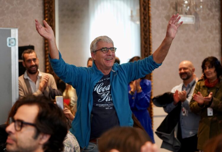 Alain Guiraudie conquista la Espiga de Oro de la Seminci 1 El director francés, tras recibir la noticia del fallo del Jurado que le concedía la Espiga de Oro./ ICAL