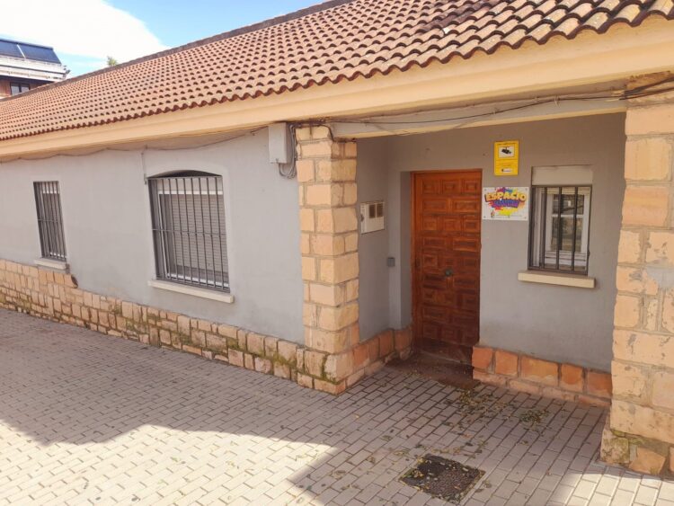 El Espacio Joven de Palazuelos de Eresma reanuda sus actividades en el antiguo consultorio de pedriatría 1 El Espacio Joven estrena una nueva ubicación / AYTO. PALAZUELOS DE ERESMA