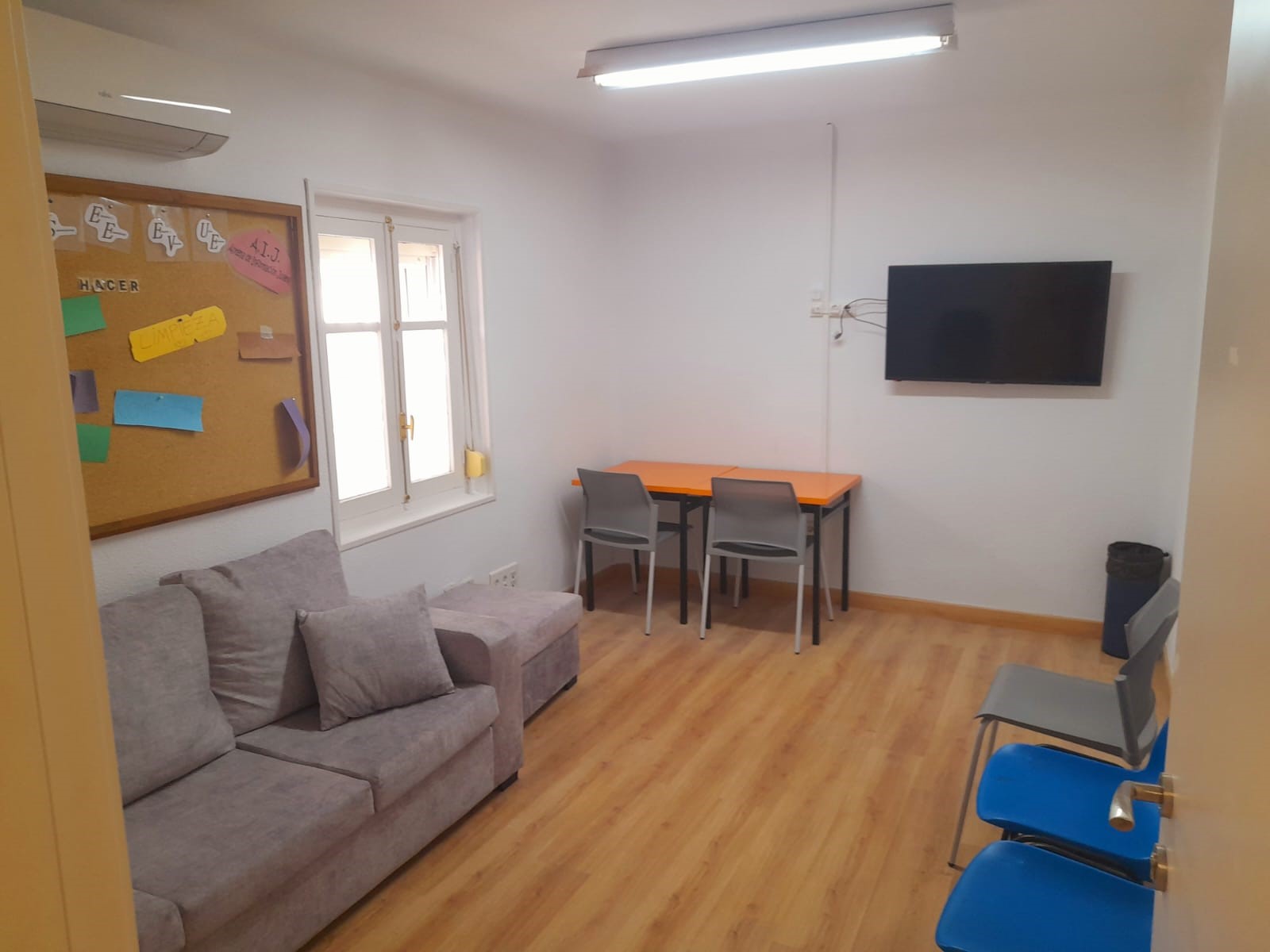 El Espacio Joven de Palazuelos de Eresma reanuda sus actividades en el antiguo consultorio de pedriatría 2 El Espacio Joven estrena una nueva ubicación / AYTO. PALAZUELOS DE ERESMA