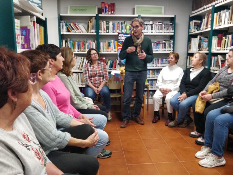 Sergio Artero con los asistentes / JUAN CRUZ SERRANO