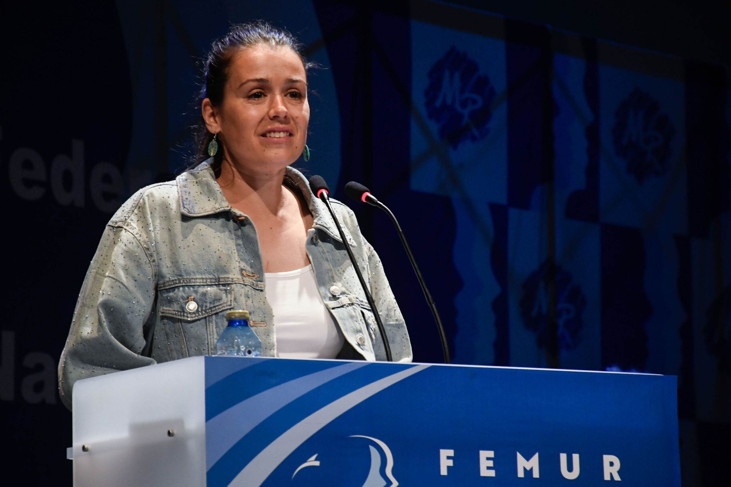 Segovia celebra la XVIII gala Premios Nacionales por la igualdad de FEMUR 2 Intervención de la cantante segoviana Isael Aaiún, en los premios Femur. / EFE