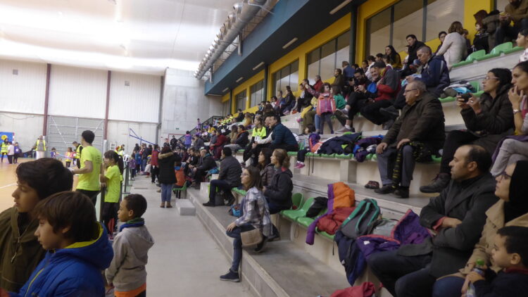 Público en las gradas / AYTO. DE PALAZUELOS DE ERESMA