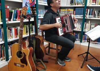 Actuación de Jesús Parra en Fuentepelayo / JUAN CRUZ SERRANO