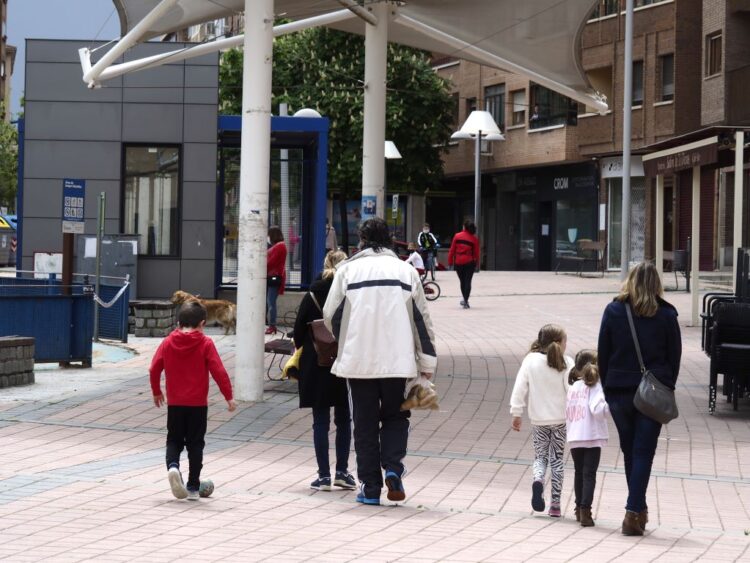 Aumentan un 14,4% las excedencias por cuidado familiar en la provincia de Segovia 1 nereallorente 86c