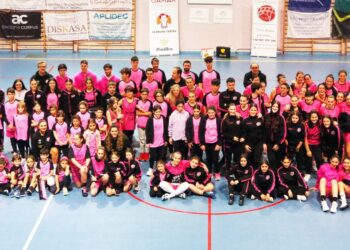 Foto de familia de los conjuntos de Spordeporte que compiten en ligas federadas en el curso 24/25. / JESÚS GÓMEZ CASADO