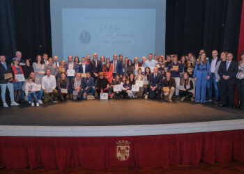 Foto de familia de los galardonados en la pasada edición. / KAMARERO