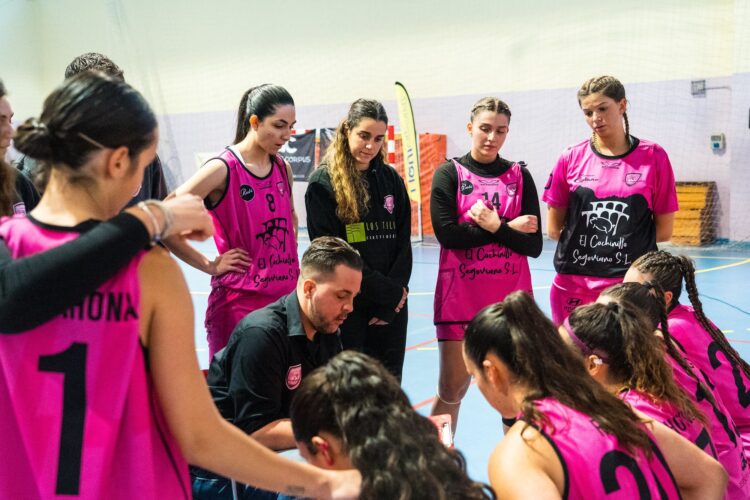 Un tiempo muerto de El Cochinillo Segoviano./ E.A.