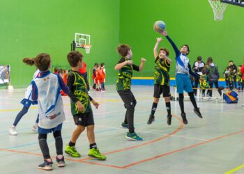 Una acción de juego en la pasada Liga Avispa Calixta / E.A.