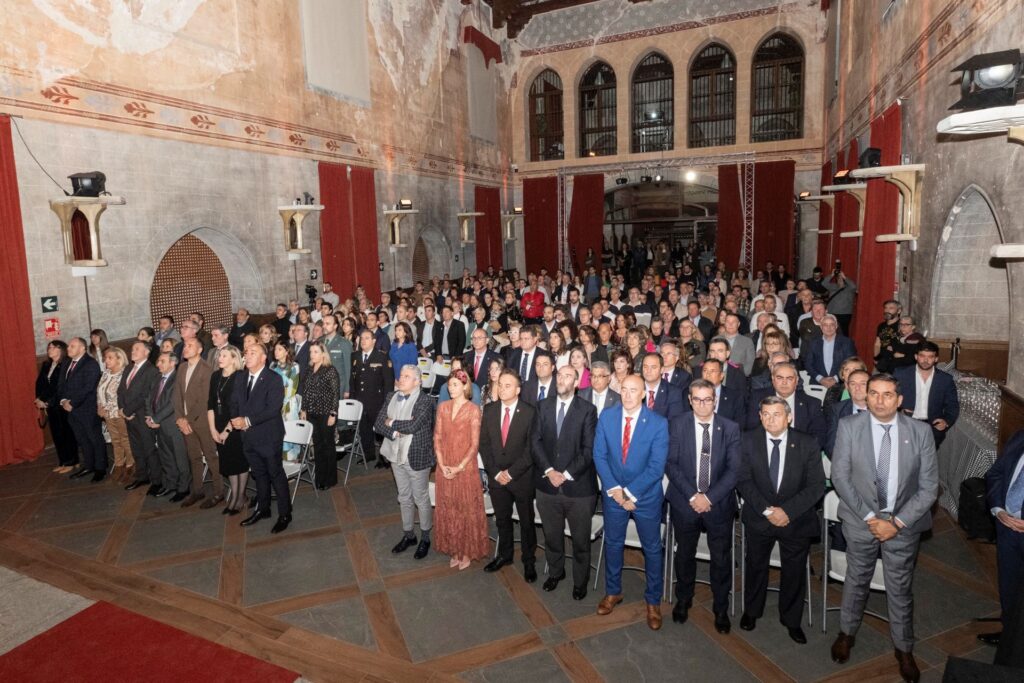 La Diputación de Segovia reconoció la labor de diez proyectos de la provincia en su gala anual de Premios 4 Los asistentes de la gala guardaron un minuto de silencio en memoria de las víctimas de la DANA.
