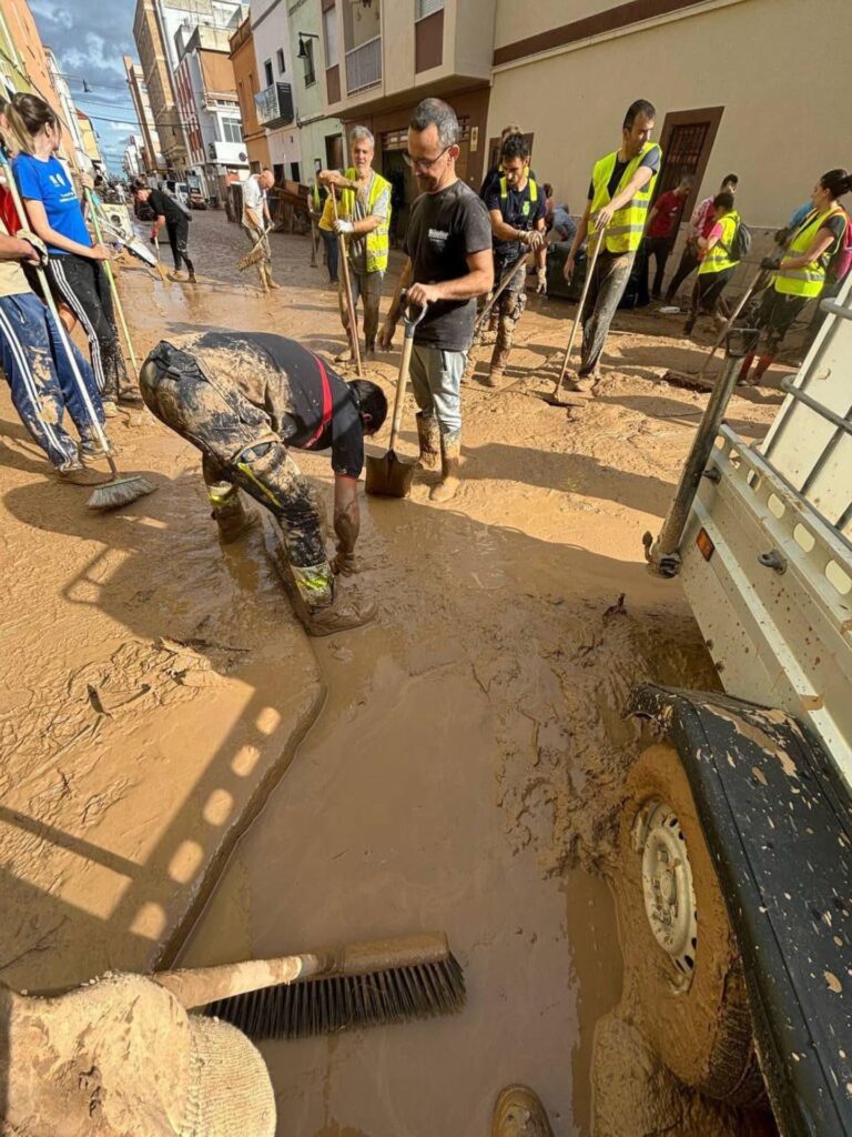 El Ayuntamiento de Segovia envía a cinco bomberos a la zona afectada por la Dana 2 Aún queda mucho por hacer en las zonas afectadas por la Dana.