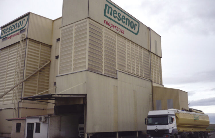 Planta que la Cooperativa Mesenor tiene en la localidad de Carbonero El Mayor./ E.A.