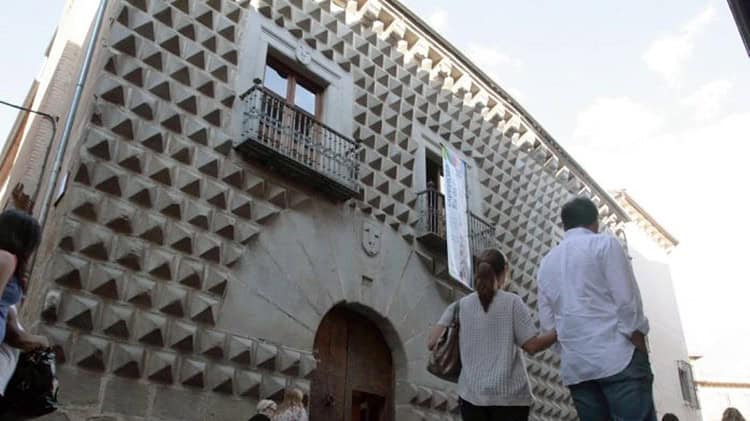 Los estudios de la ‘Casa de los Picos’ se mostrarán en el AR-PA Turismo Cultural 1 Escuela de Arte y Superior de Diseño ‘Casa de los Picos’ de Segovia.