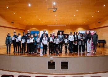 Imagen de todos los jóvenes premiados ayer en los Premios Hazen.