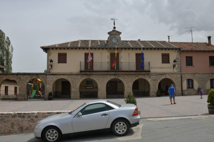 Innovación, la cultura y talento en la primera edición del evento ‘Sé Rural’ de Navafría 1 La Plaza Mayor de Navafría acogió el evento ‘Sé Rural’