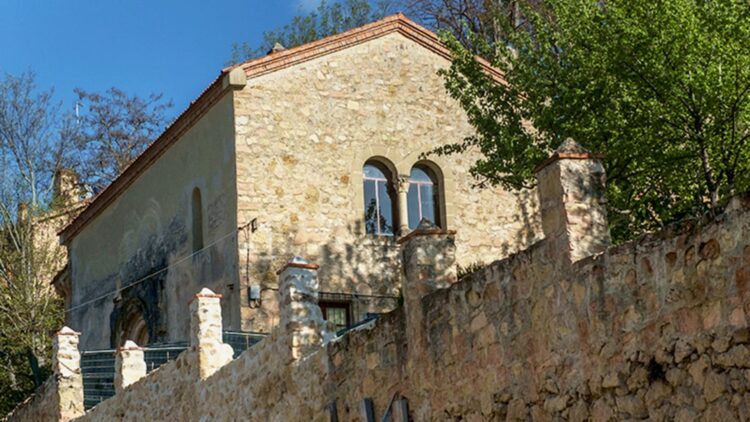 Iglesia de San Pedro de los Picos.