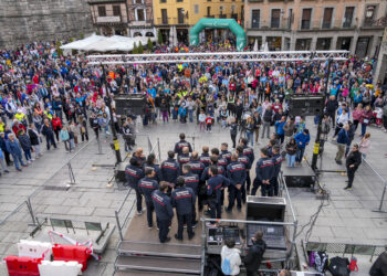 Emotivo minuto de silencio por las víctimas de la DANA.